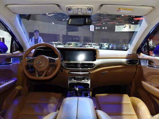 陸風(fēng)汽車 陸風(fēng)榮曜 2020款 1.5GTDI 自動(dòng)智&middot;曜