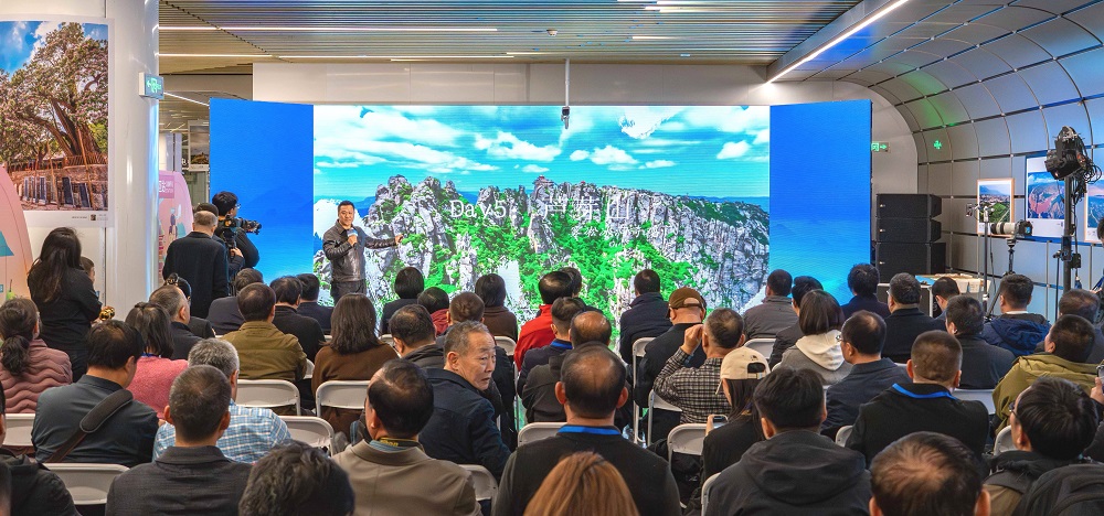 活動現(xiàn)場，文旅星推官推介忻州。